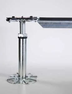 Struttura costituita da colonnine e traverse a sezione quadrata 22 × 22 mm, in acciaio zincato, spessore 1 mm. Ideale per carichi elevati e applicazioni più impegnative. 